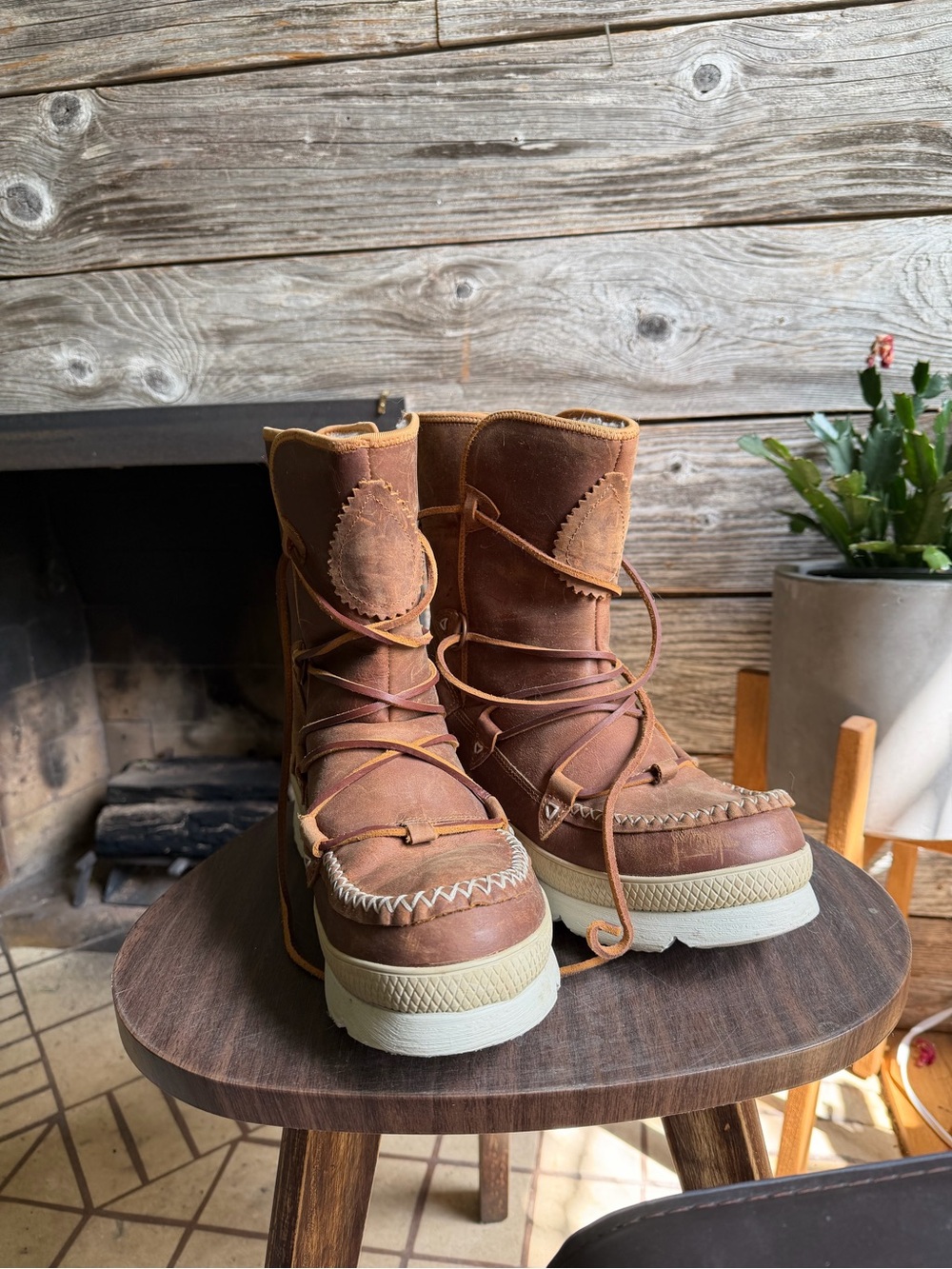 Women's Leather Manitobah Mukluks - Winter boots